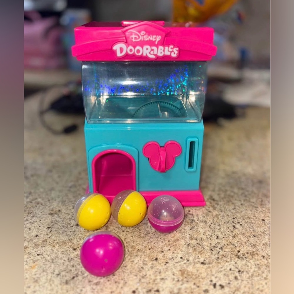 Disney Doorables with balls